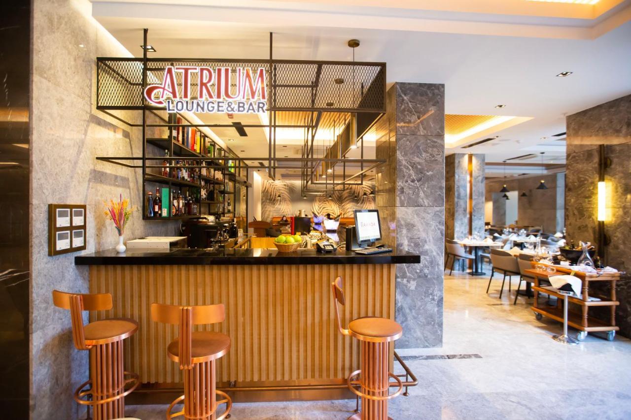 Ramada Plaza Sultanahmet Hotel Istanbul Exterior photo Atrium Lounge at Beijing Capital International Airport