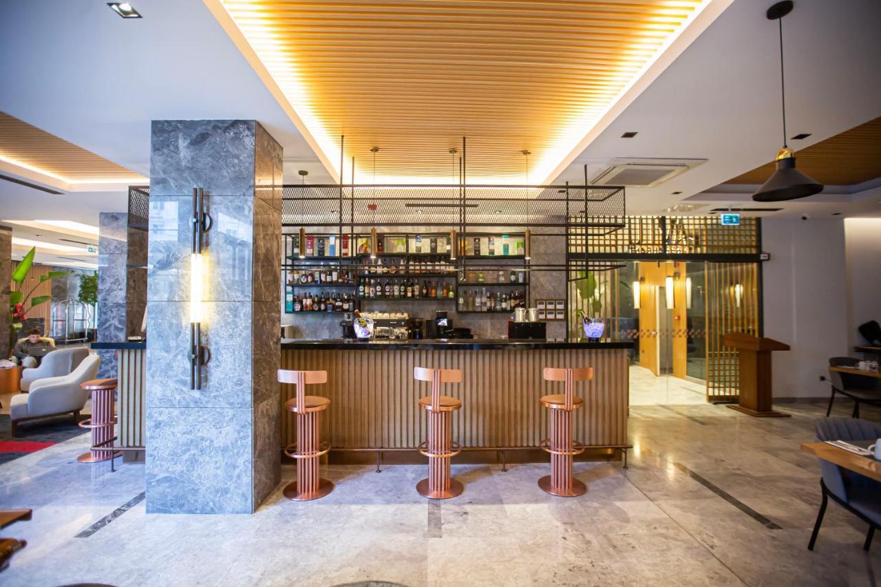 Ramada Plaza Sultanahmet Hotel Istanbul Exterior photo The bar at the hotel