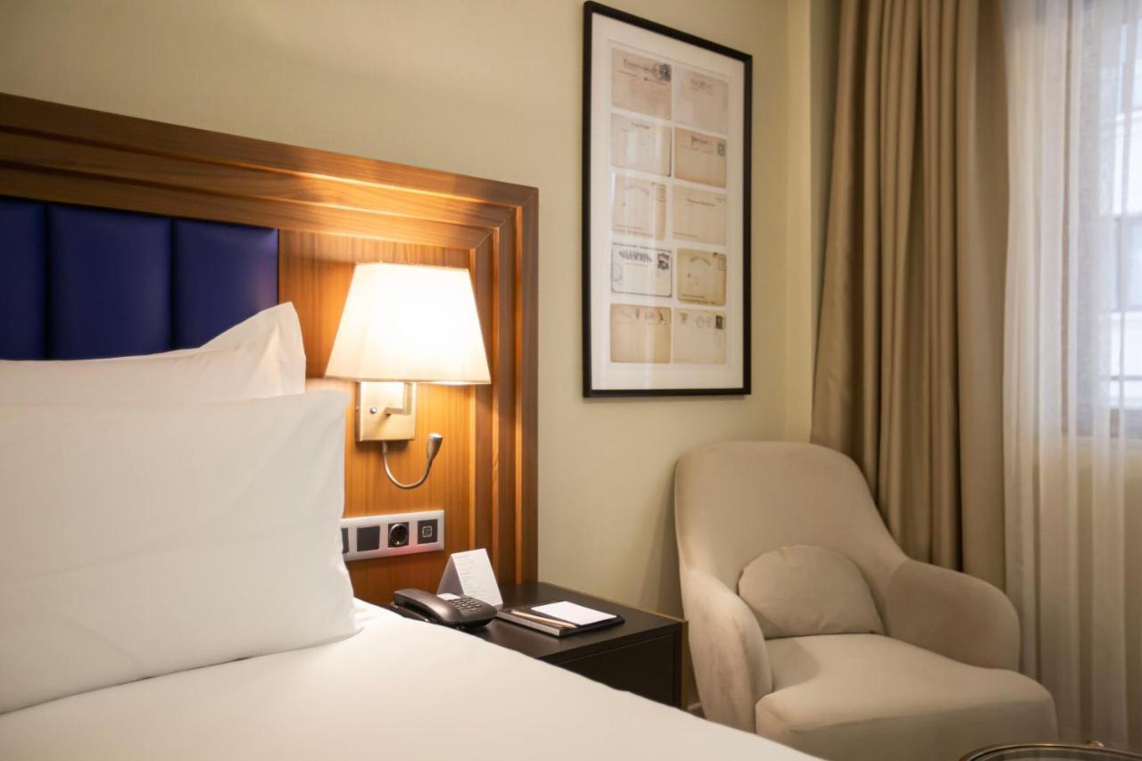 Ramada Plaza Sultanahmet Hotel Istanbul Exterior photo A room at the hotel