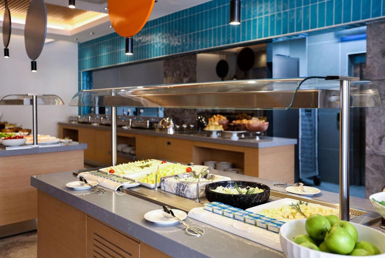 Ramada Plaza Sultanahmet Hotel Istanbul Exterior photo A salad bar
