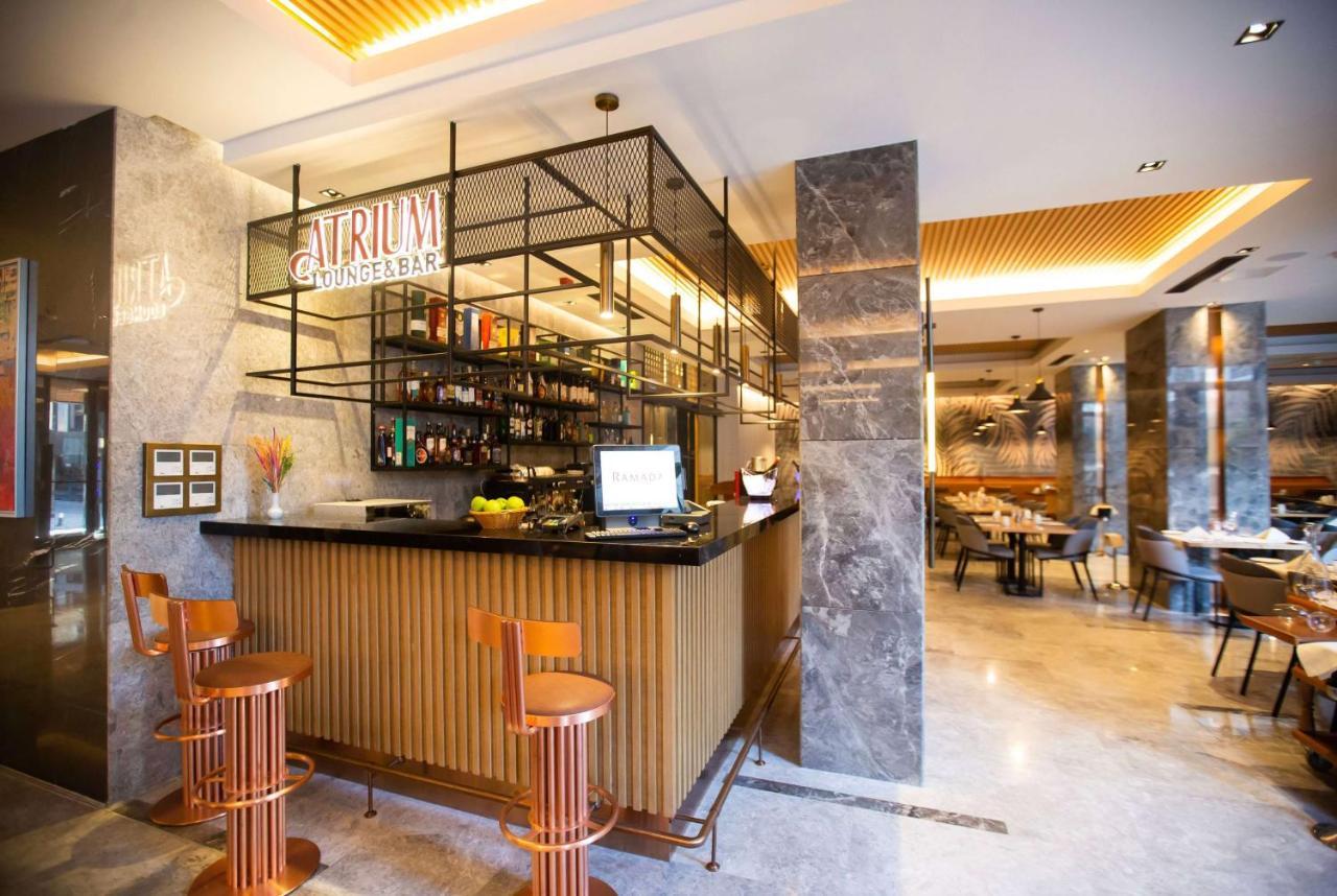 Ramada Plaza Sultanahmet Hotel Istanbul Exterior photo The Atrium Bar