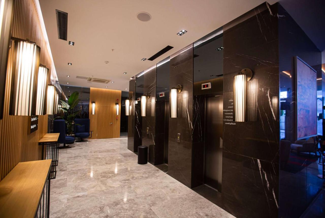 Ramada Plaza Sultanahmet Hotel Istanbul Exterior photo Elevators at the hotel
