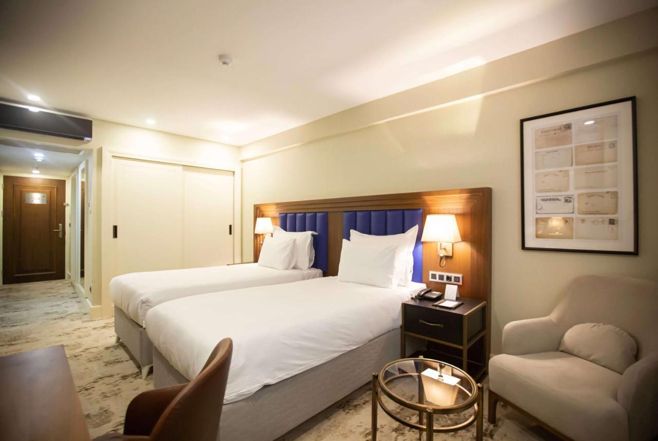 Ramada Plaza Sultanahmet Hotel Istanbul Exterior photo A room at the hotel